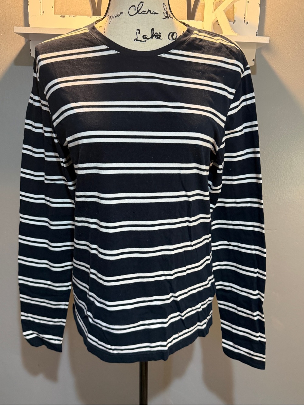 H&M NAVY/WHITE STRIPED LONG SLEEVE TEE SZ M